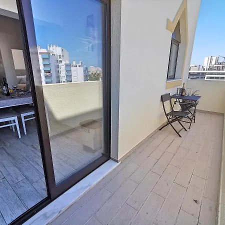 Rocha Waterside Blue Apartment *